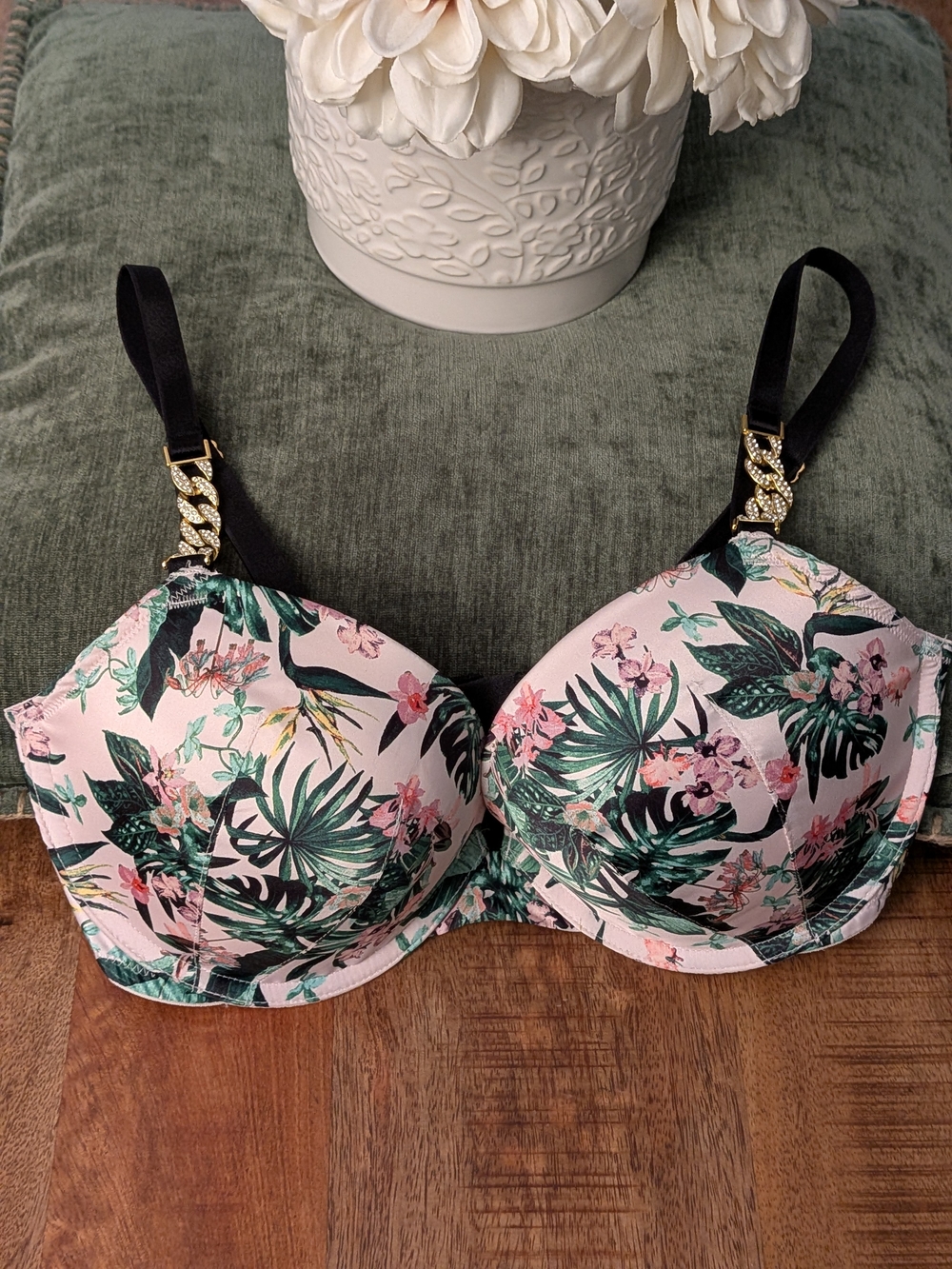 VICTORIA'S SECRET Bombshell Add 2cups Rhinestone Chain Strap Push Up Bra 34D